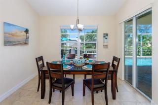 Paradise Palms - Luxury Home - Bikes & Kayaks - 2