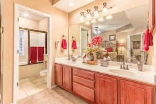 Branson Condo at Thousand Hills Walkin with Elevator Golf Front near 76 Strip - 4