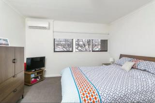 Modern 2BR Apartment North Adelaide - 3