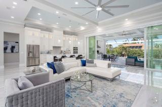 Rosegarden - New Luxury Vacation Rental Cape Coral - 2