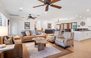 Shaddelee has a Spa and Pool Quiet, Upscale Escape - 3