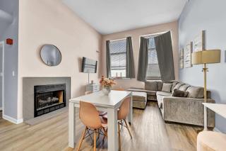 Pink playhouse sq near Progressive field & CSU - 3