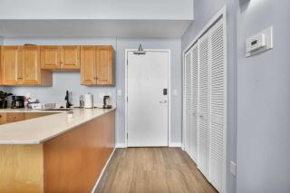 Pink playhouse sq near Progressive field & CSU - 5