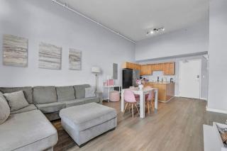 Pink playhouse sq near Progressive field & CSU - 1