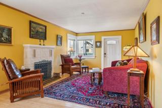 Authentic Sonoma Experience - Home and Lush Gardens - 8