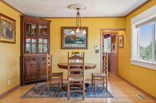 Authentic Sonoma Experience - Home and Lush Gardens - 4