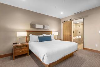 Grand Colorado on Peak 8 - 2 bedroom ski-in/ski-out - 1