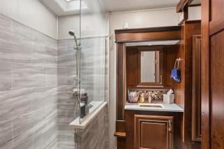 Private Luxury RV Getaway Full Bath Kitchen Heating - 6
