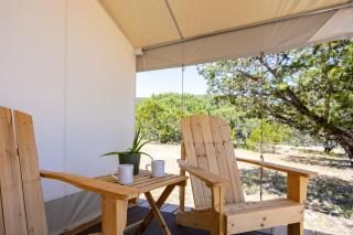 Cozy Hill Country Glamping for Stargazing - 4