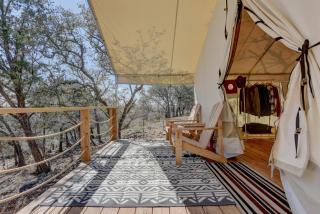 Hill Country Glamping with Unforgettable Skies - 8