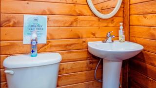 Fireside Nights with a Peaceful River Stay - 1