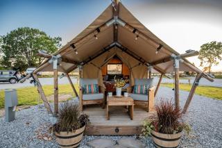 Roaring River Park's Scenic Outdoor Getaway - 3