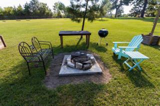 Romantic Camp Getaway near Lake Livingston - Coldspring - 6
