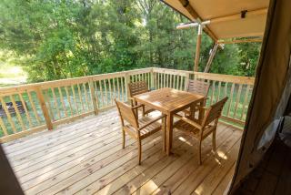 Settle Into a Cozy Lakeside Glamping Escape - 1