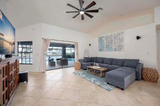 Sunset Pier - Cozy waterfront Vacation Rental Cape - 5