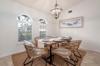 Sunset Pier - Cozy waterfront Vacation Rental Cape - 3