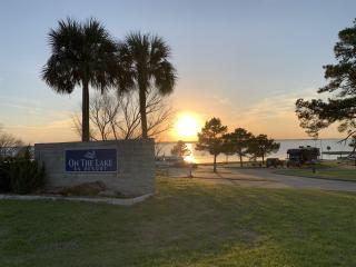 Lovely Lakeside Retreat on Lake Livingston - 9