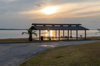 Lovely Lakeside Retreat on Lake Livingston - 8