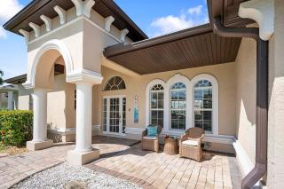 Sunsets in Paradise - Amazing Waterfront Vacation Villa - 9