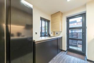 4 bedroom 2 bath beautiful Victorian house - 4