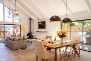 House on Broadway at the Plaza - 9