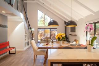 House on Broadway at the Plaza - 5