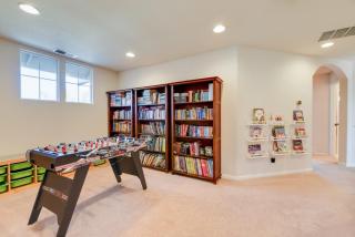 Cozy Autumn Escape - Yard Games & Hill Views - 6