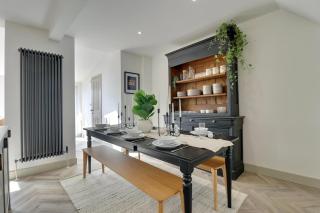 Meredith Mews Ideal location Free on site parking - 7