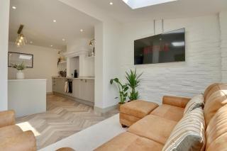 Meredith Mews Ideal location Free on site parking - 5