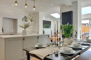 Meredith Mews Ideal location Free on site parking - 1