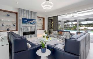 Viking Estates Luxury Waterfront Pool Dock and Views - 8