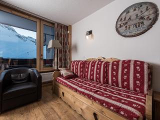 Appartement rénové avec balcon, proche pistes et commerces - FR-1-502-372 - 2