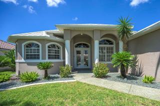 White Sands - Tropical Rental with lots of Privacy - 3