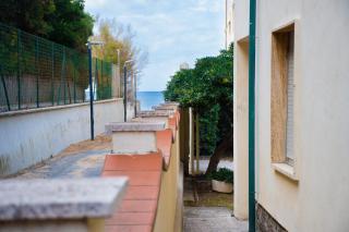 50m dal mare, con giardino e posto auto privati - 4