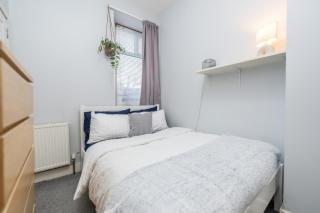 Wallfield City Escape - 4