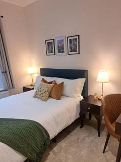 Central Park View - Modern & Stylish 2 Bed Apartment - Great Location - 1