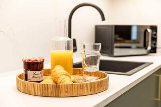 Bright, One-Bed Apartment Just Steps from the Sea - 7