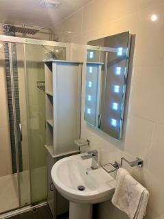 One Bed Apartment in the heart of High Wycombe - 3