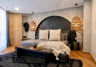 Beautiful Curated and Designed Flat plus Great Balcony - 5