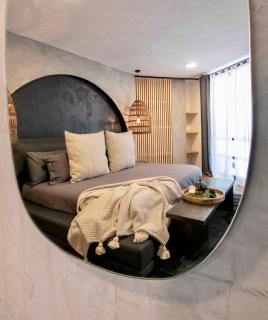 Beautiful Curated and Designed Flat plus Great Balcony - 2