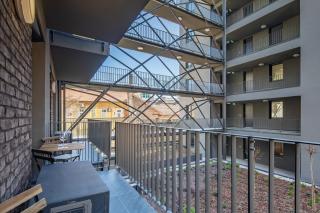 Central - Comfy - NEW - 7