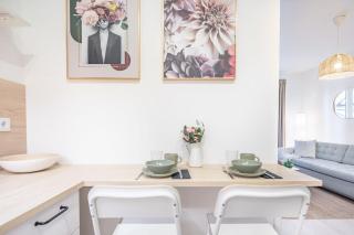 Central - Comfy - NEW - 5