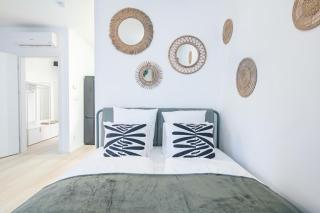 Central - Comfy - NEW - 2