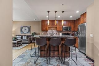 Stunning Condo - Hot Tubs & Steam Room - Pets Ok - 1