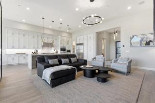 Sierra Vista - Gated Community-Mins to Troon North - 1