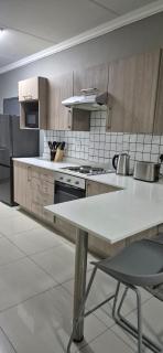 Classy 2 bedroom in Halfway Gardens - 6