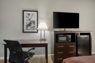 Best Western Lake Conroe Inn - 1