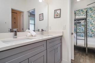 Verde Heights-Sleeps 12-In Cumberland Heights - 9