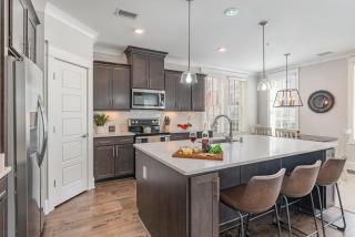 Trilogy - Private Porch - Walk to Centennial Park - 1