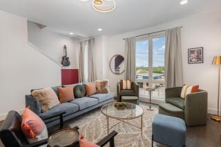 Coloratura - 2 Units w/ Hot Tubs - Near Broadway - 5